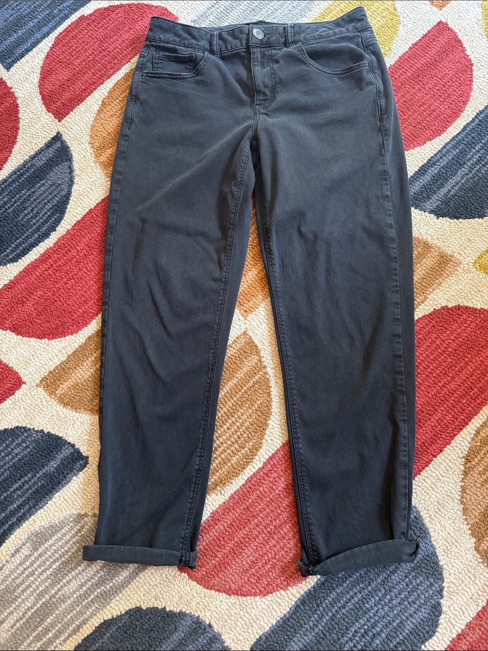 American Eagle super stretch x black capri pants, size 6